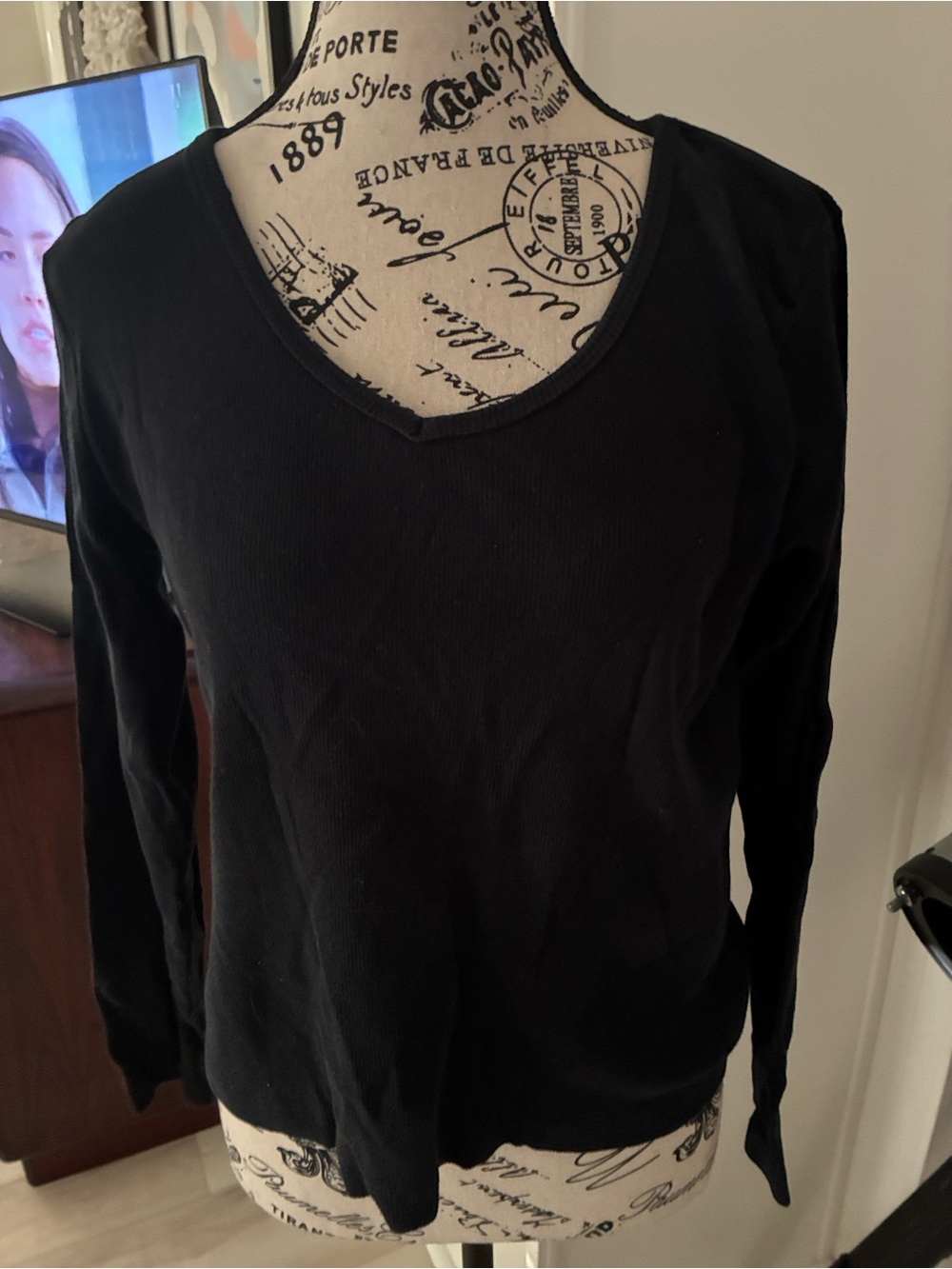 Cami Classic Black Long Sleeve V-Neck Top Sz L good condition